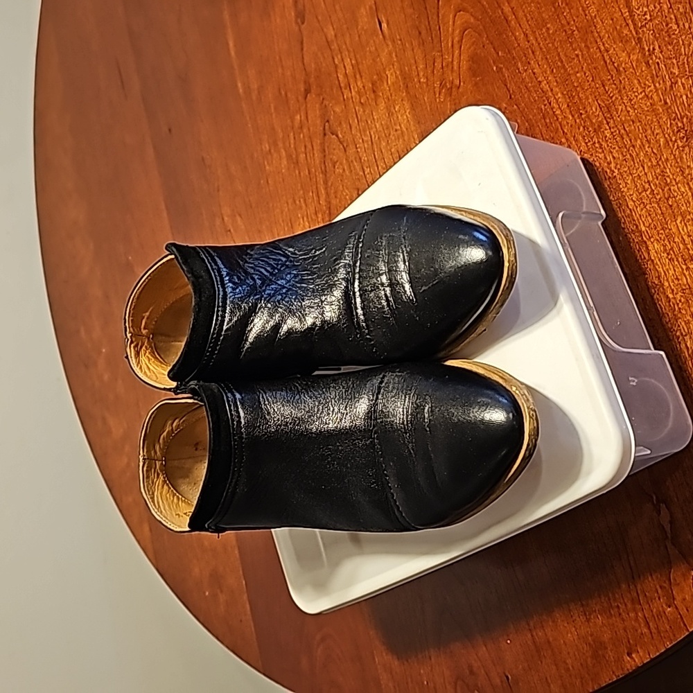 Avellini black leather short boots